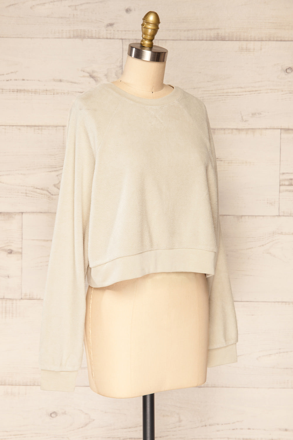 Set Jesen Beige Long Sleeve Top & Shorts | La petite garçonne top side view