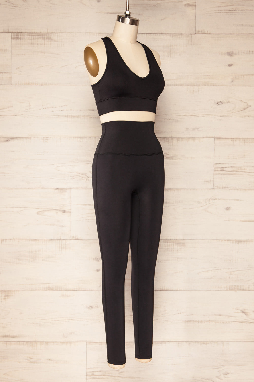 Set Melo Black Sports Bra & Leggings Set | La petite garçonne side view