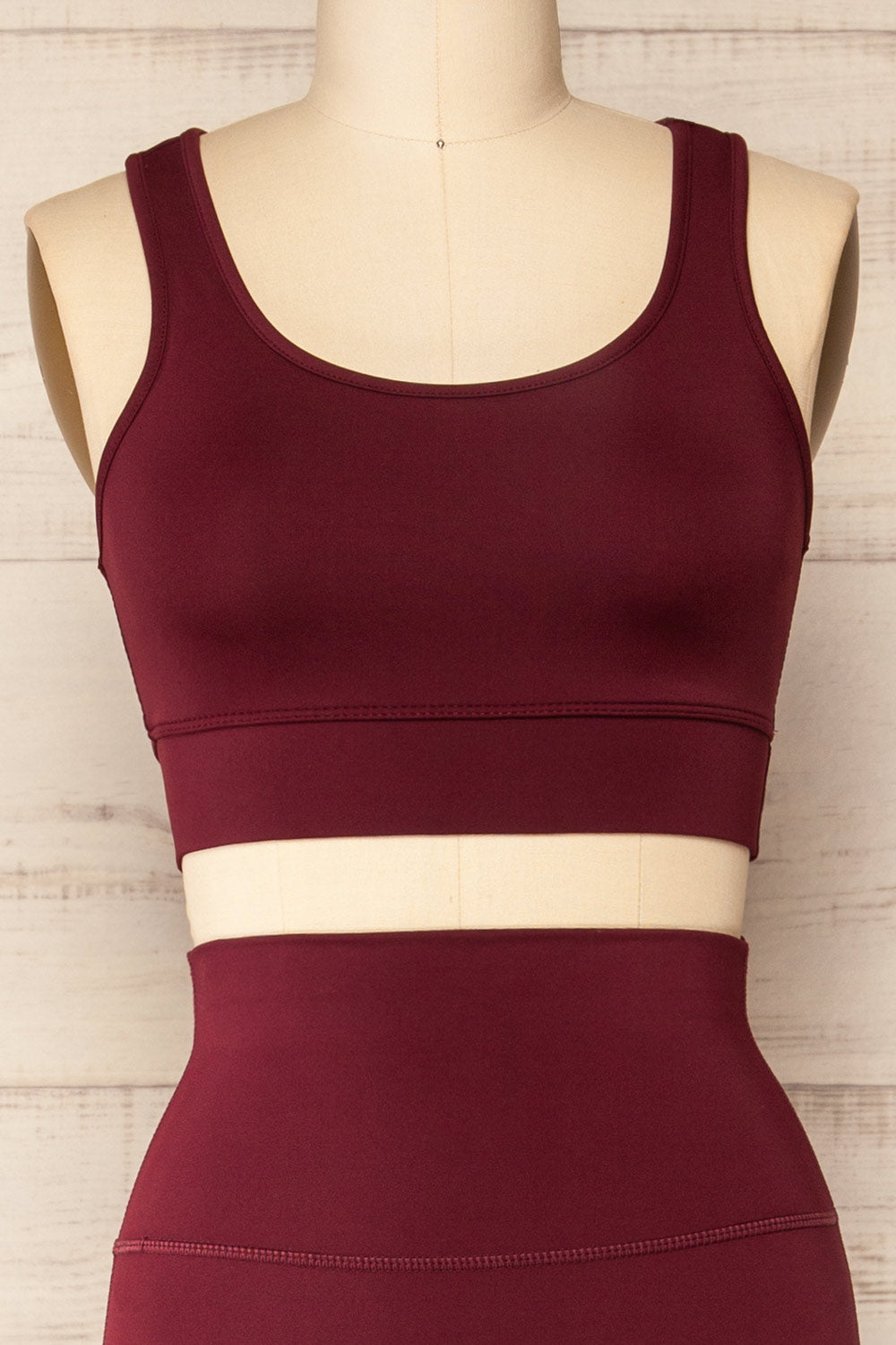 Set Mida Burgundy Sports Bra & Leggings Set | La petite garçonne front close-up