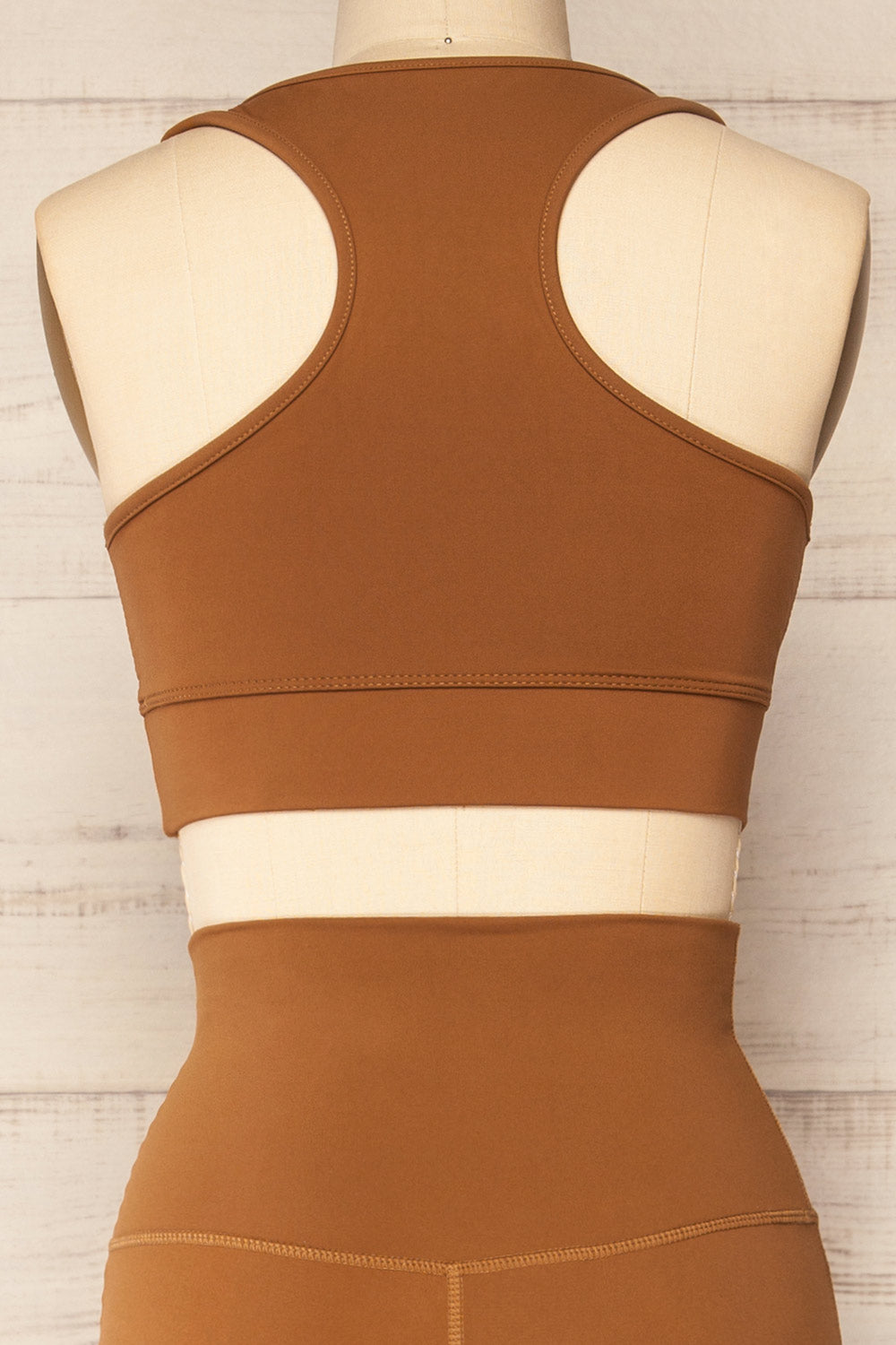 Set Mida Caramel Sports Bra & Leggings Set | La petite garçonne back close-up
