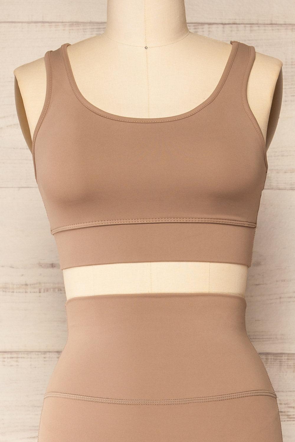 Set Mida Mocha Sports Bra & Leggings Set | La petite garçonne front close-up