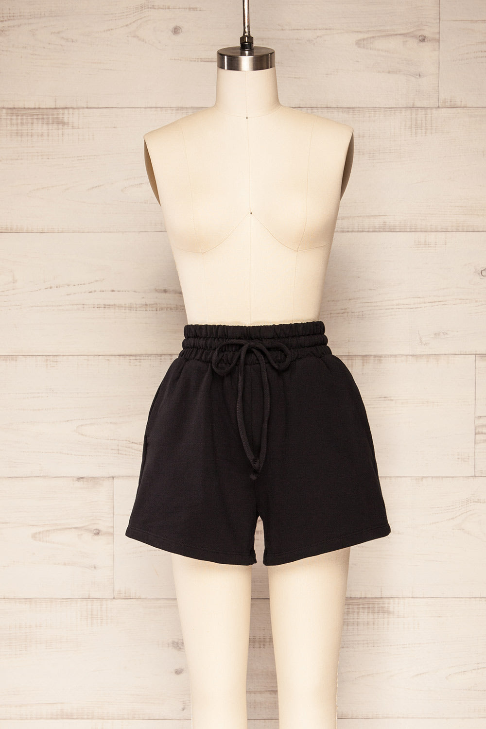 Set Rebec Black Cropped Sweater & Shorts | La petite garçonne front view