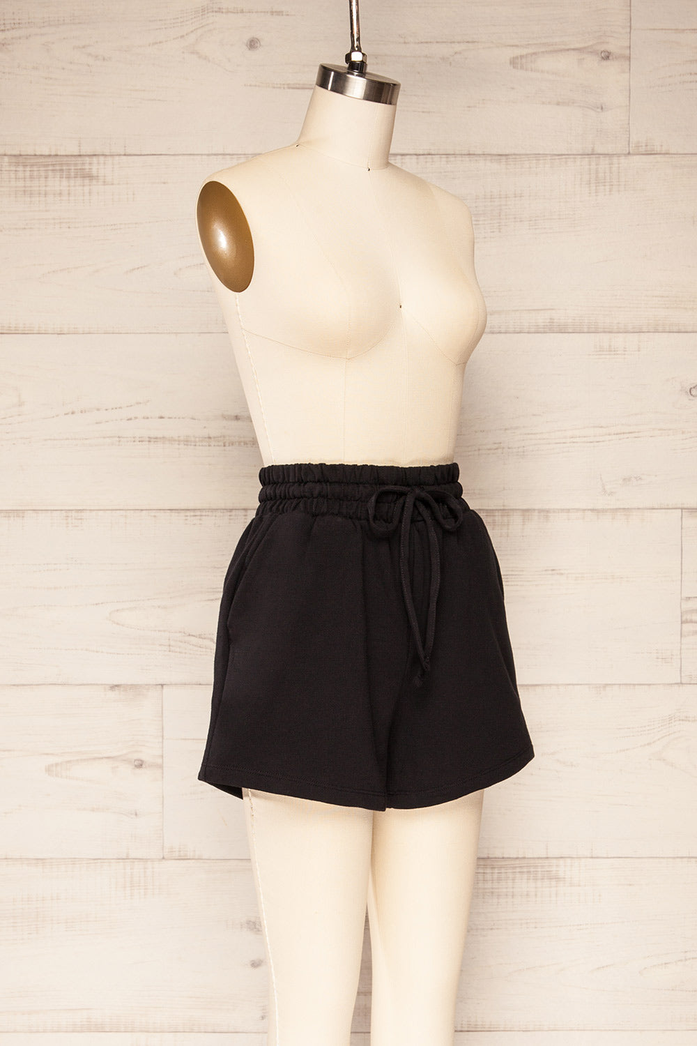 Set Rebec Black Cropped Sweater & Shorts | La petite garçonne side view