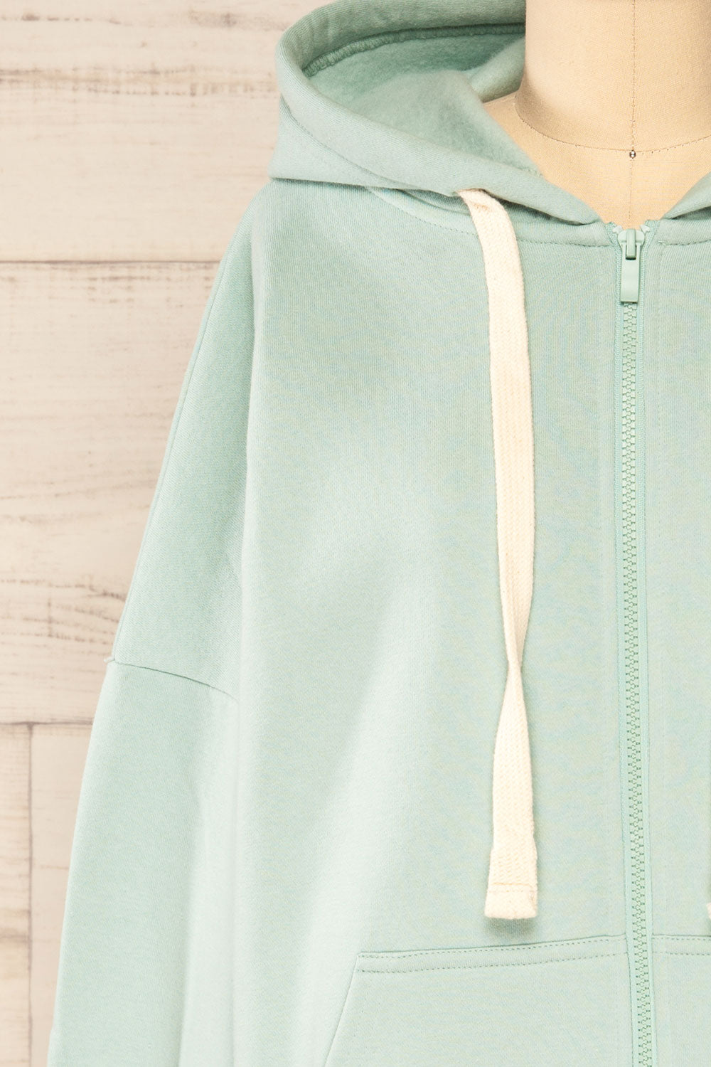 Set Toby Mint Vest and Joggers | La petite garçonne top front close-up