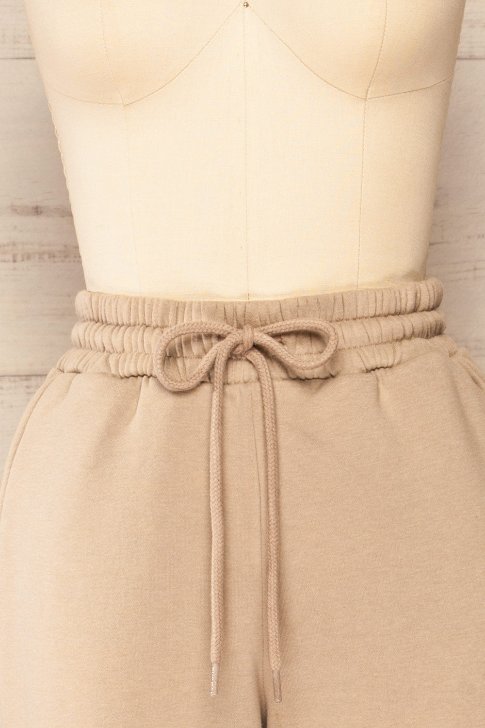 Set Toby Moka Vest and Joggers | La petite garçonne front close-up
