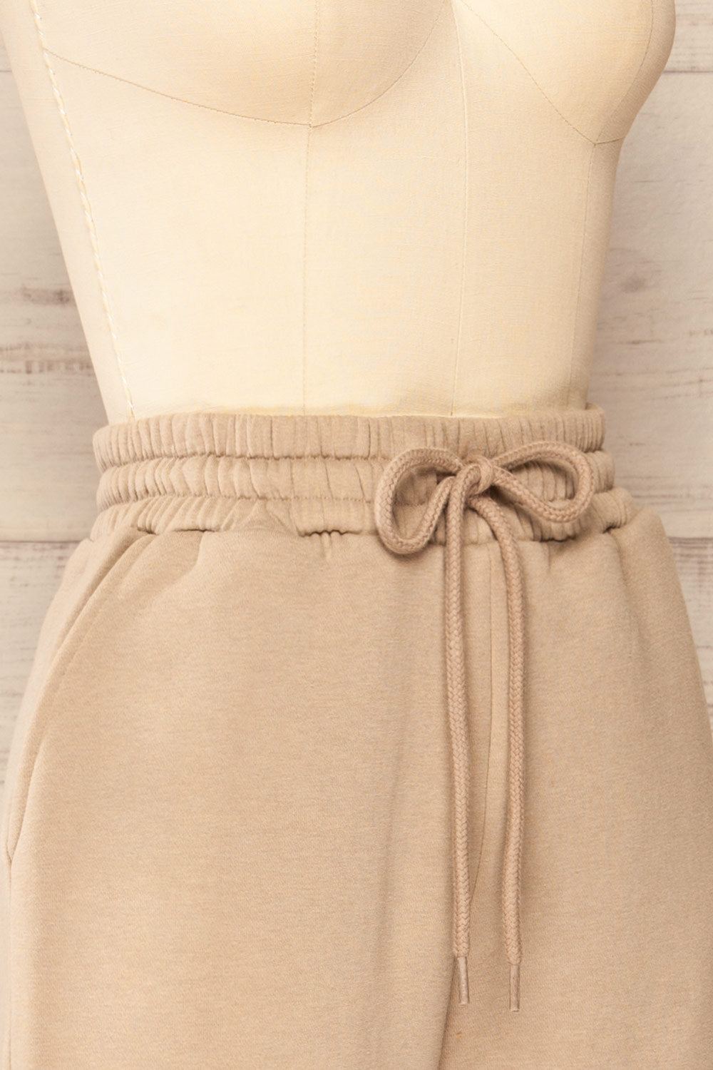 Set Toby Moka Vest and Joggers | La petite garçonne side close-up