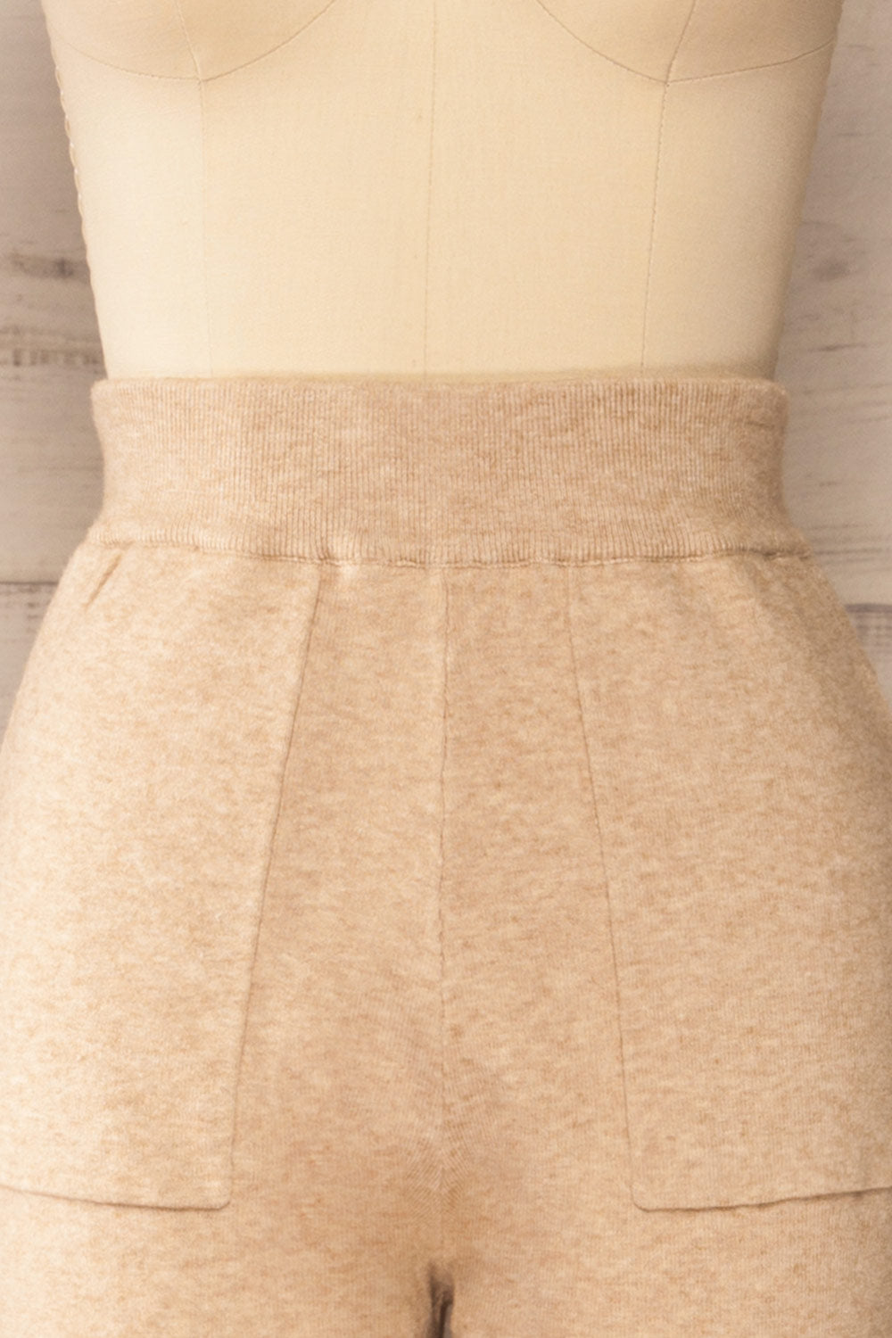 Kaunas Beige Cozy Lounge Set | La petite garçonne front close-up