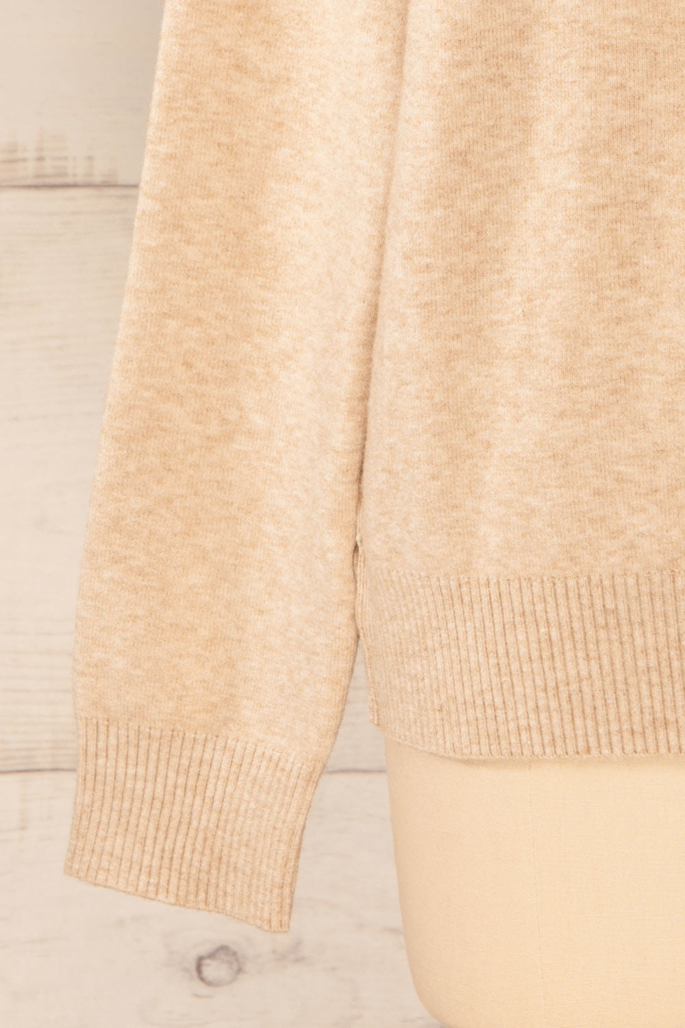 Kaunas Beige Cozy Lounge Set | La petite garçonne sleeve