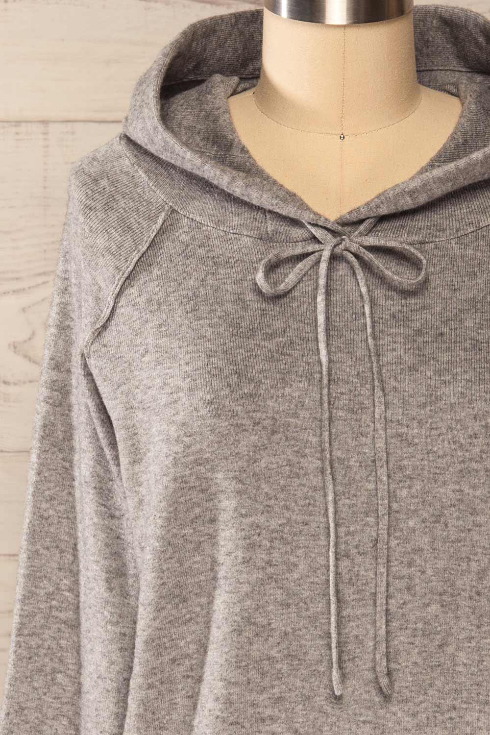 Kaunas Grey Cozy Lounge Set | La petite garçonne top front close-up