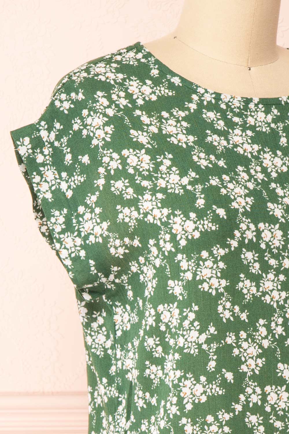 Sisko Green Floral T-Shirt w/ Round Collar | Boutique 1861 side close-up