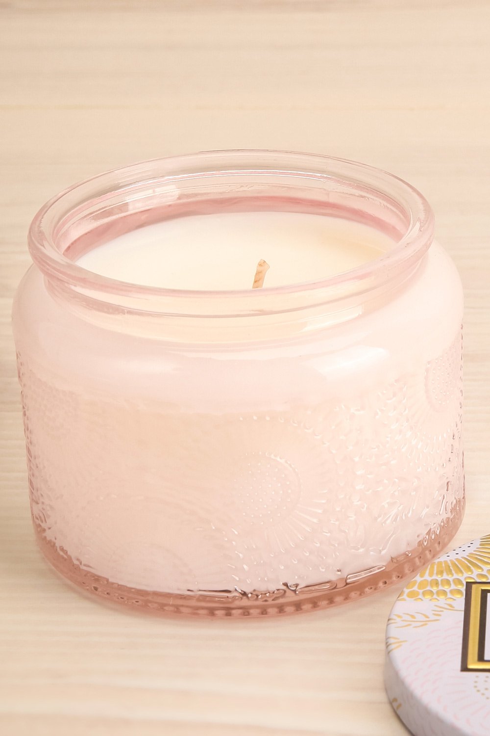 Small Jar Candle Lychee | Voluspa | La petite garçonne open close-up