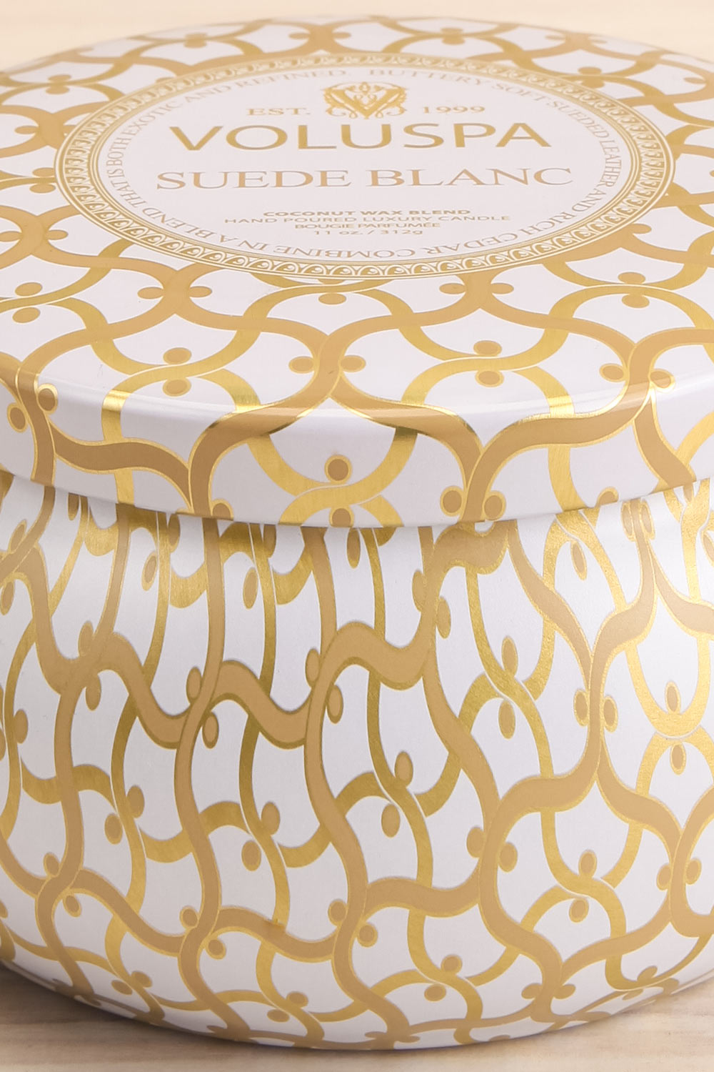 Maison Tin Candle Suede Blanc | La petite garçonne close-up