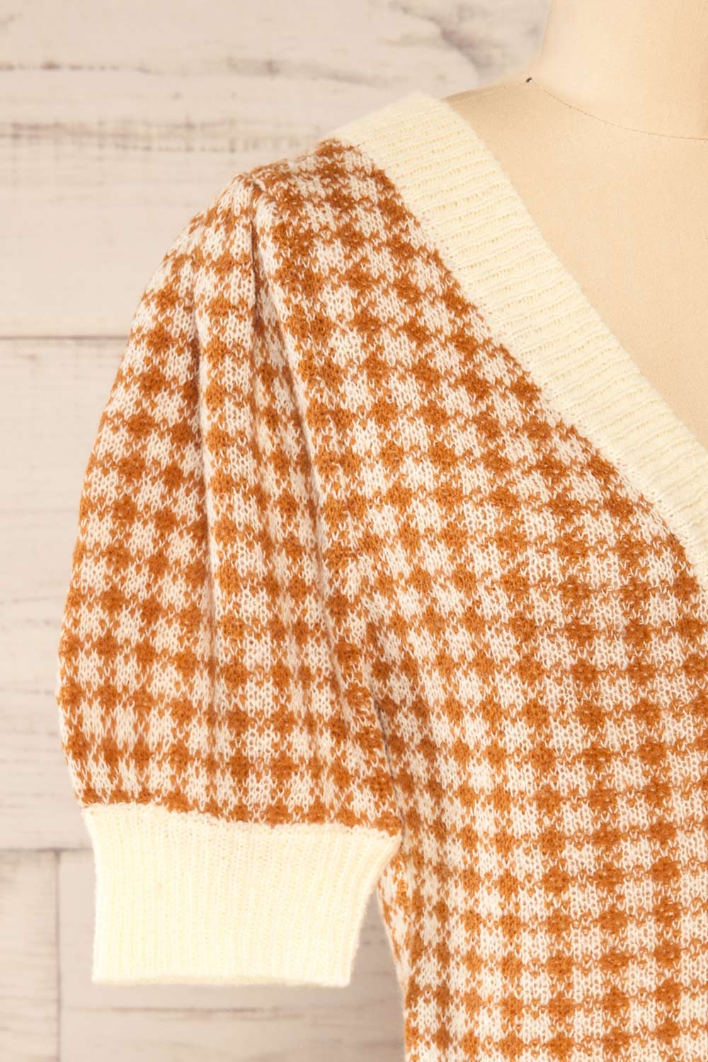 Sveti Camel Cropped Cardigan w/ Puff Sleeves | La petite garçonne side close up