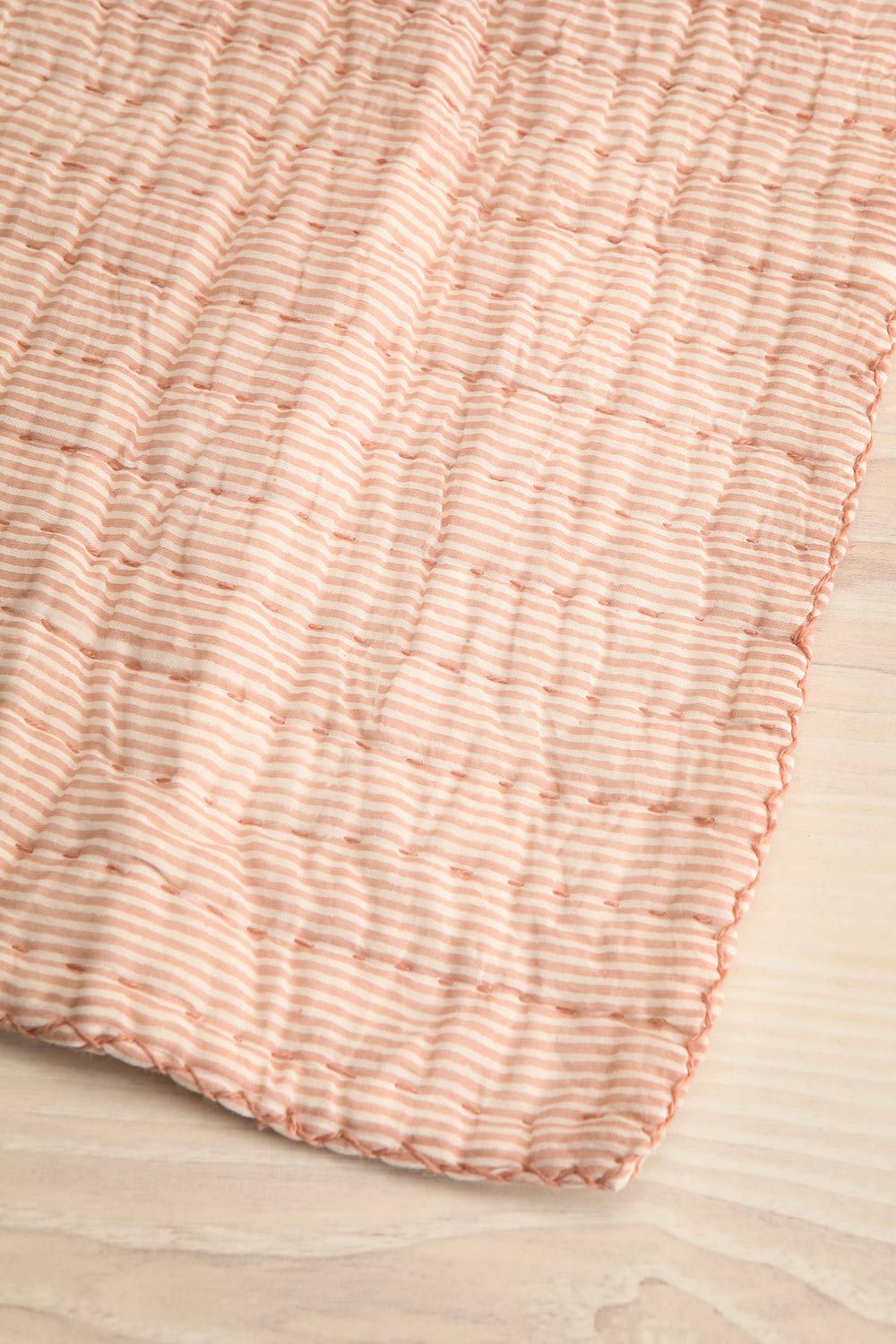 Tegue Blush Quilted Throw Blanket | La petite garçonne