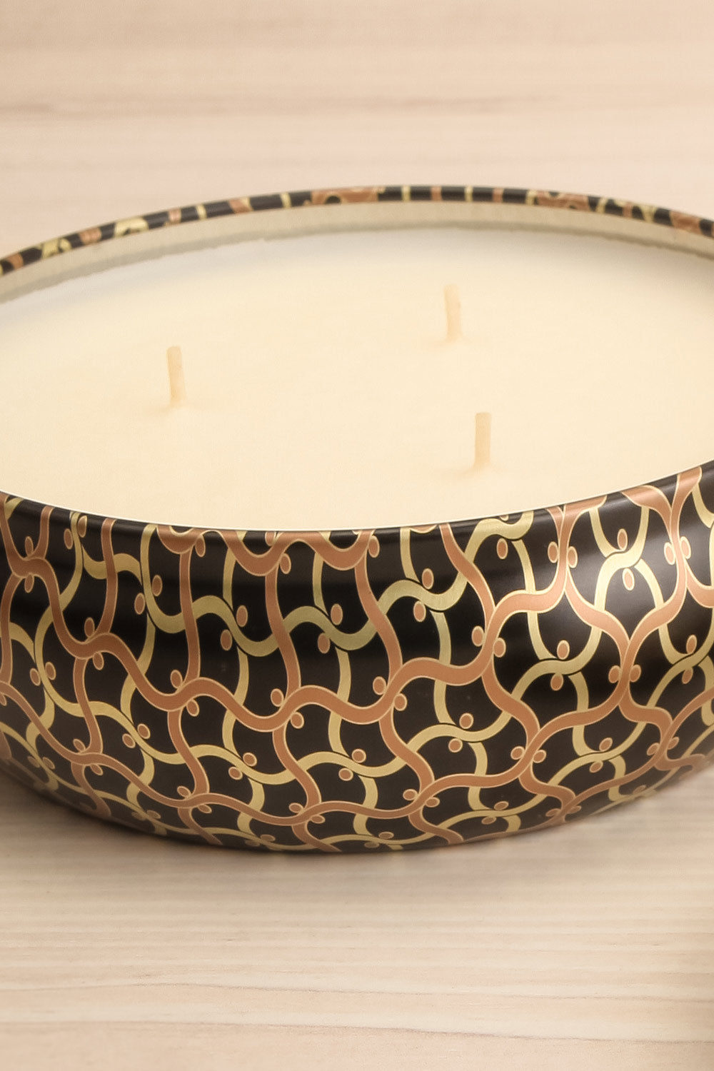 Tin Bowl Candle Burning Woods | Voluspa | La petite garçonne open close-up