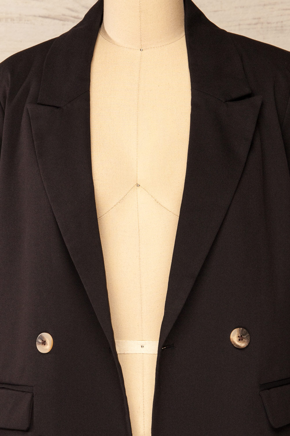 Toledo Black Oversized Blazer w/ Pockets | La petite garçonne open close-up