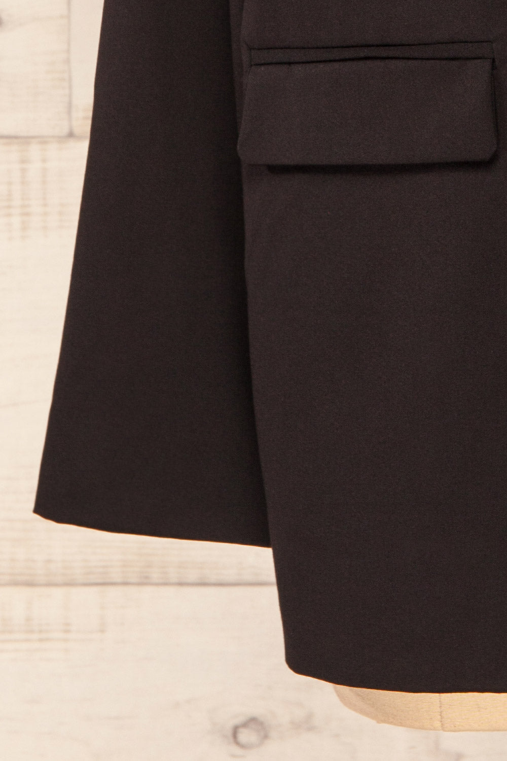 Toledo Black Oversized Blazer w/ Pockets | La petite garçonne sleeve