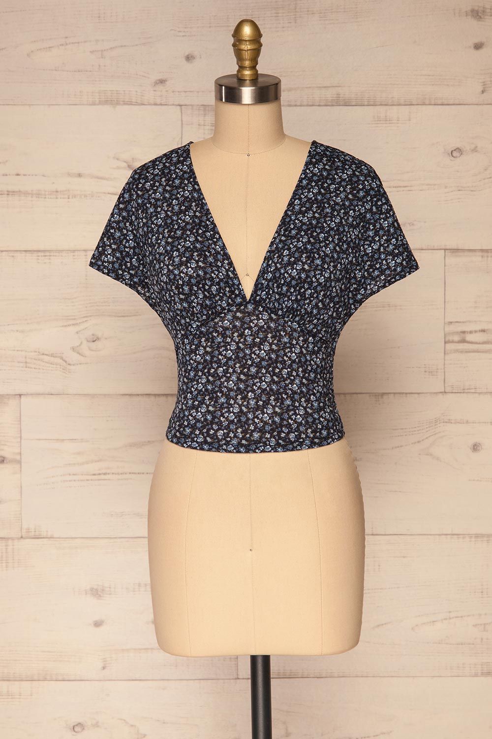 Torva Blue Floral Short Sleeved Crop Top | La petite garçonne front view
