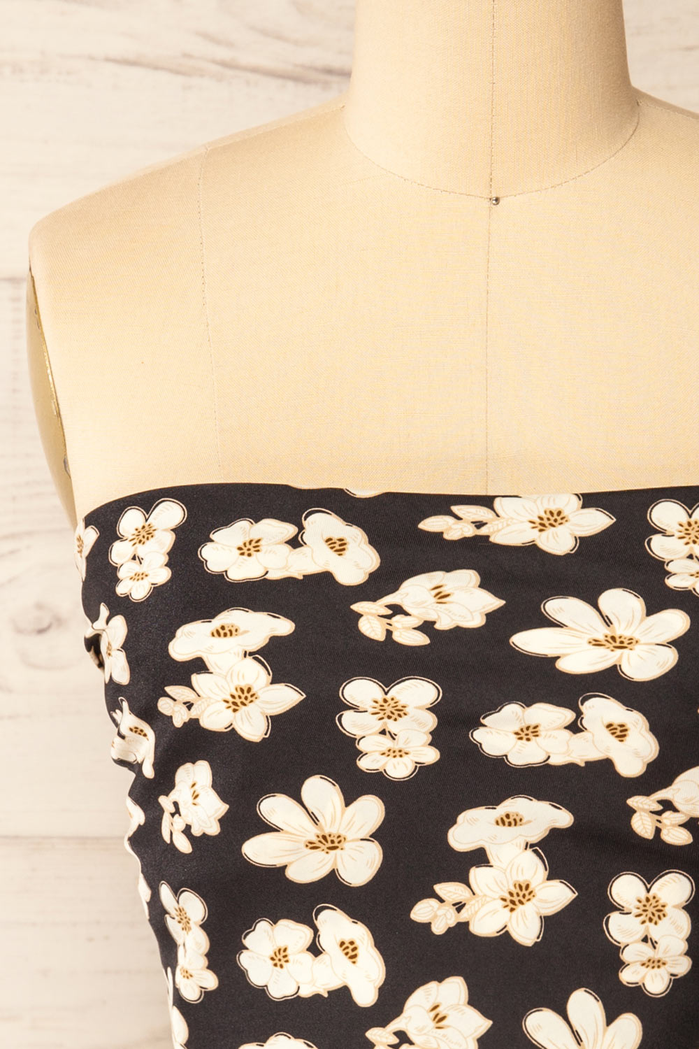 Trelleborg Navy Floral Satin Scarf | La petite garçonne top close-up