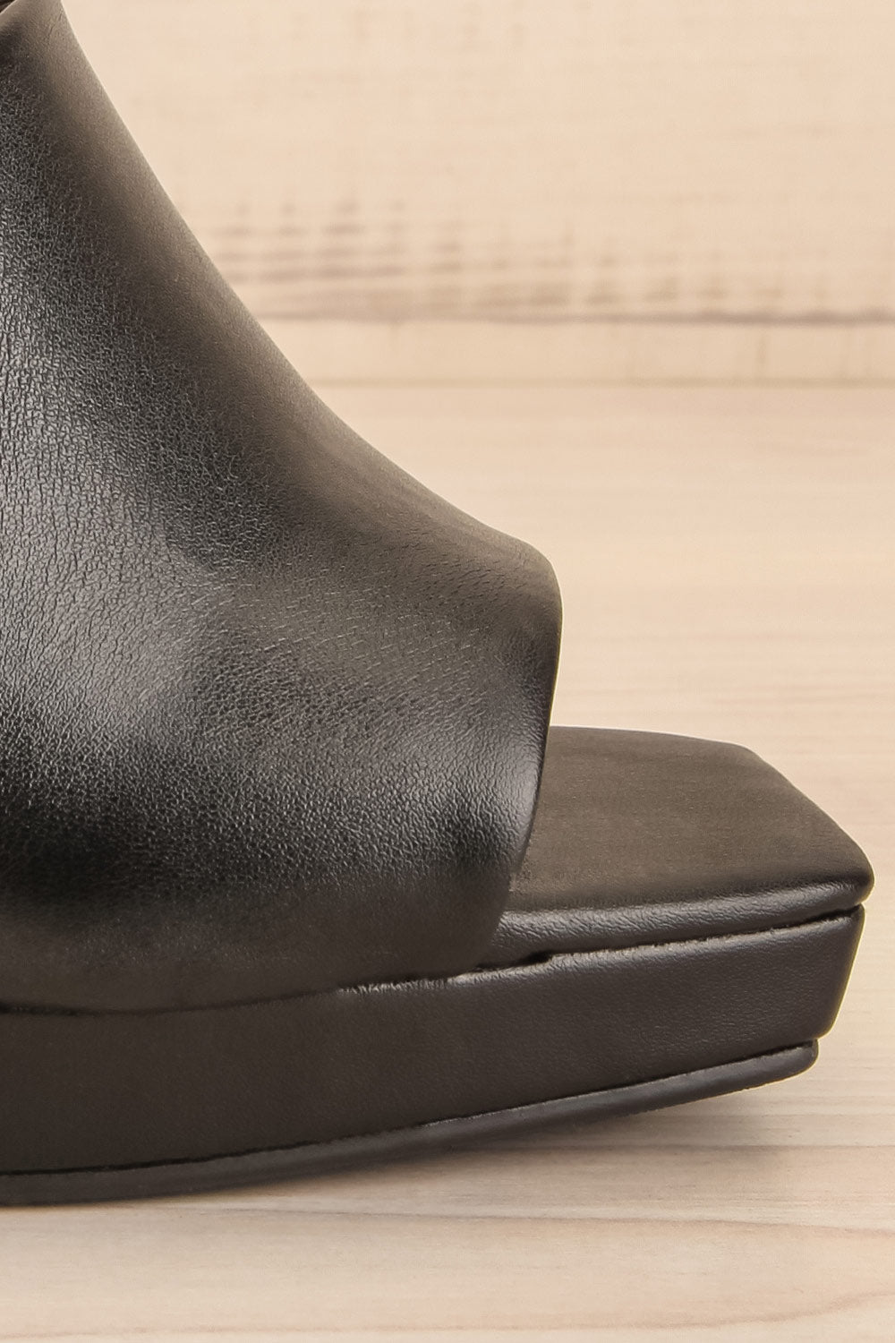 Tucana Black Heeled Mules | La petite garçonne sid eclose-up