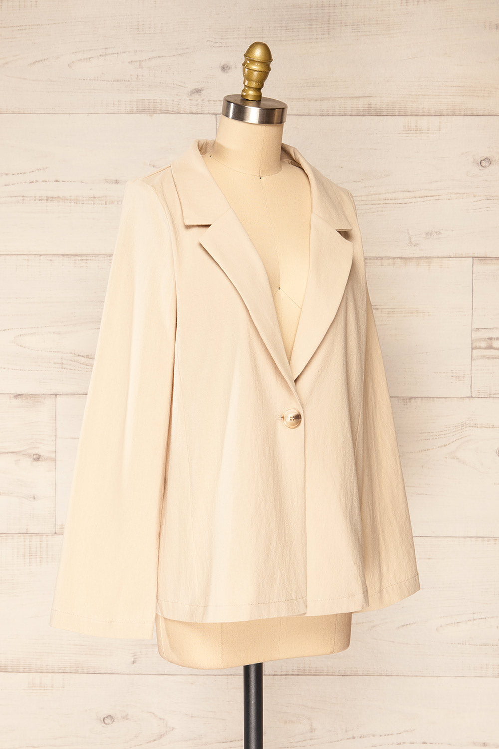 Ummari Cream Faux-Linen Blazer | La petite garçonne side view