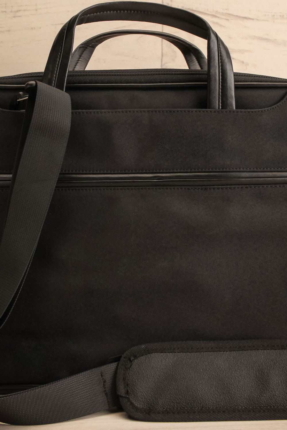 Utopie Padded Laptop Sleeve | La petite garçonne close-up