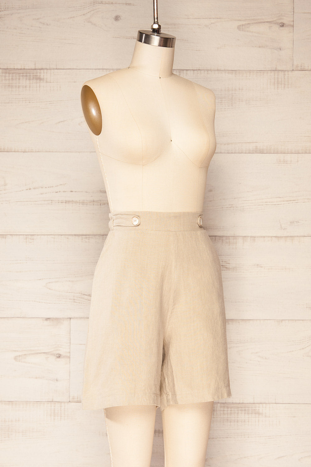 Valderice High-Waisted Shorts w/ Elastic Waist | La petite garçonne side view