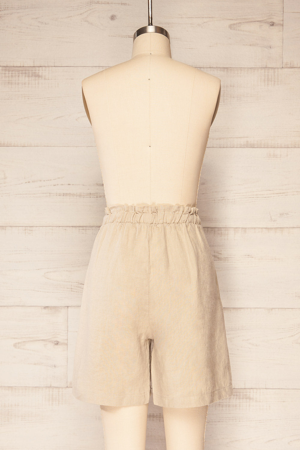 Valderice High-Waisted Shorts w/ Elastic Waist | La petite garçonne back view