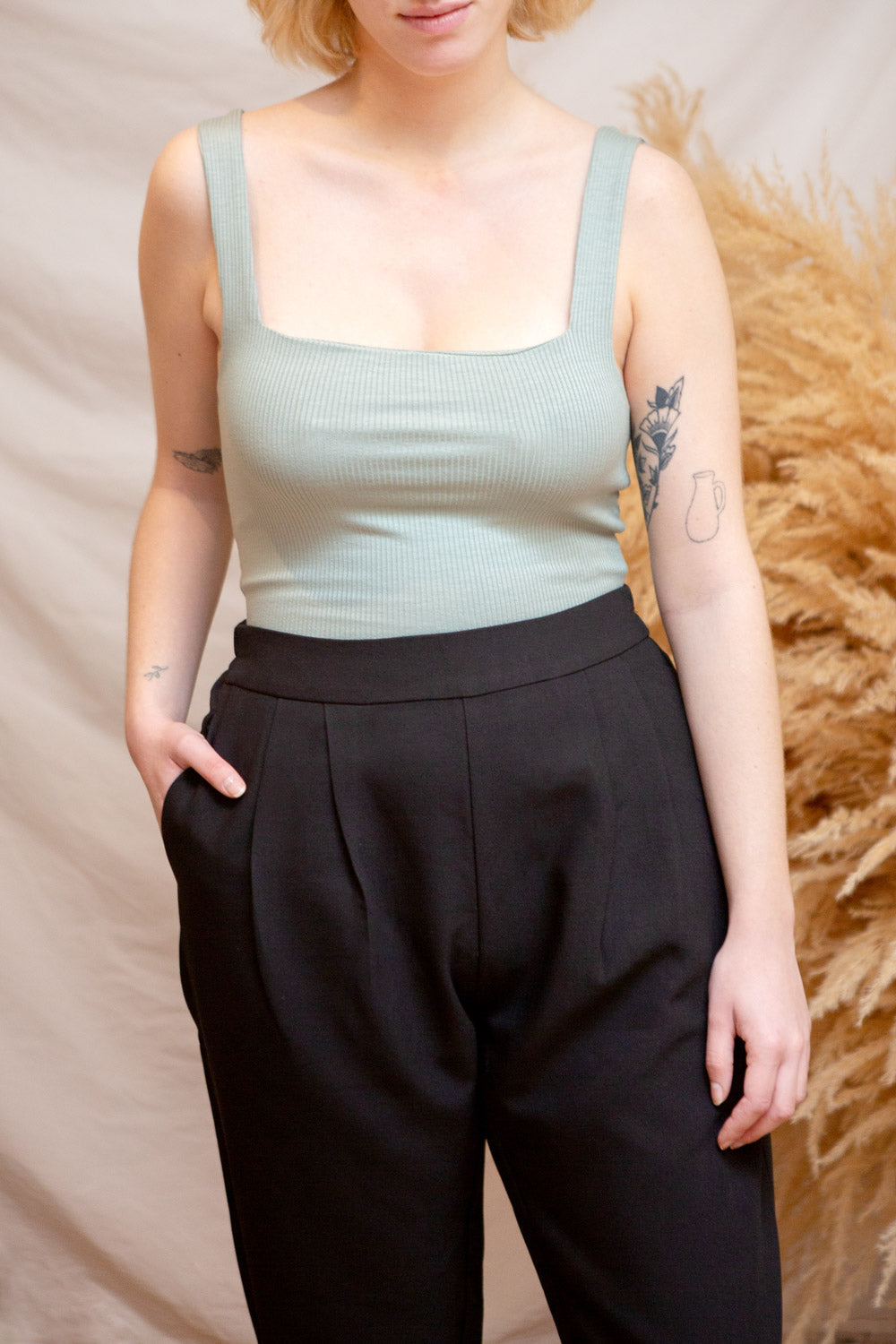 Valka Black Ribbed Square Neckline Cami | La petite garçonne model