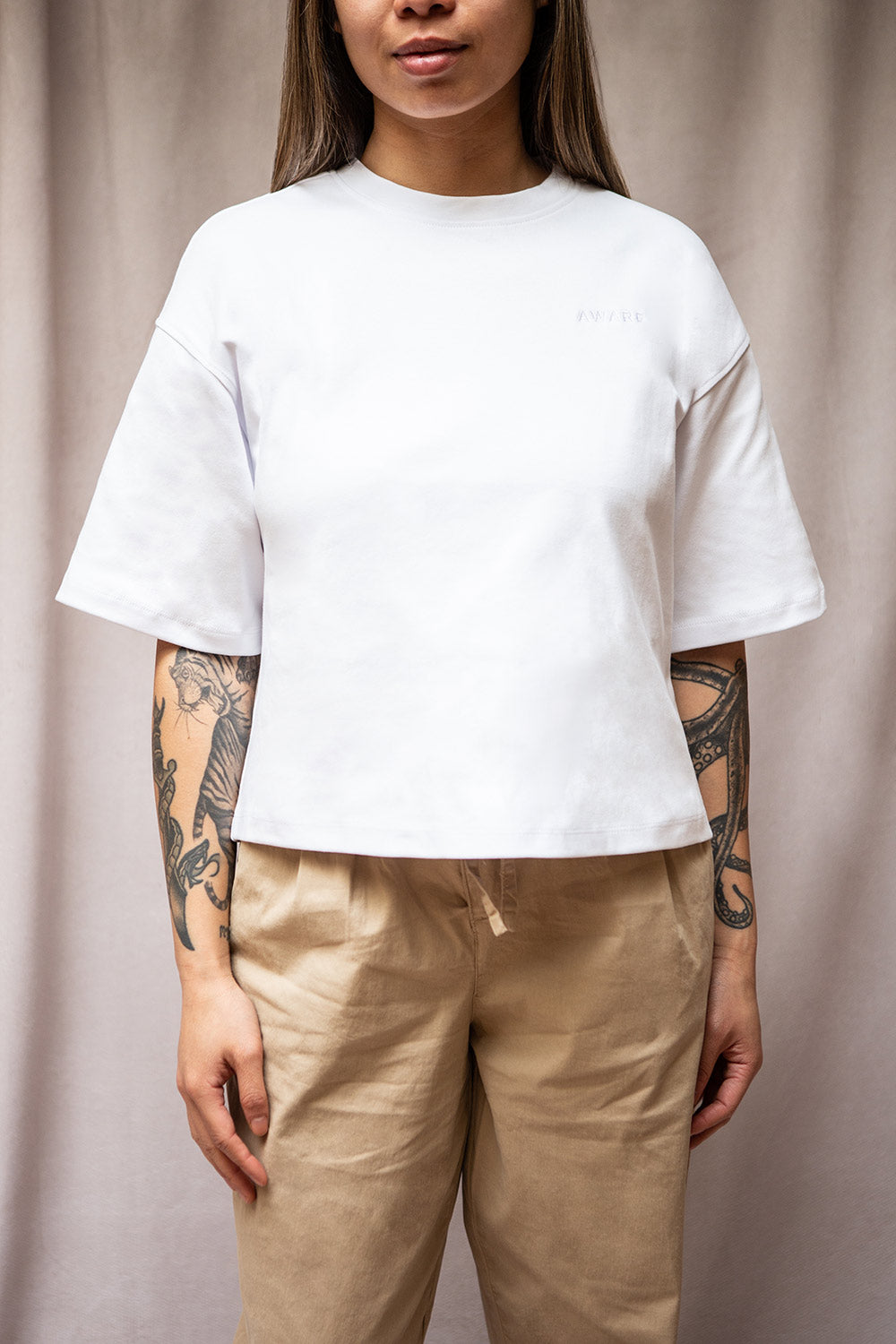 Valpacos White Organic Cotton Crop Top | La petite garçonne on model