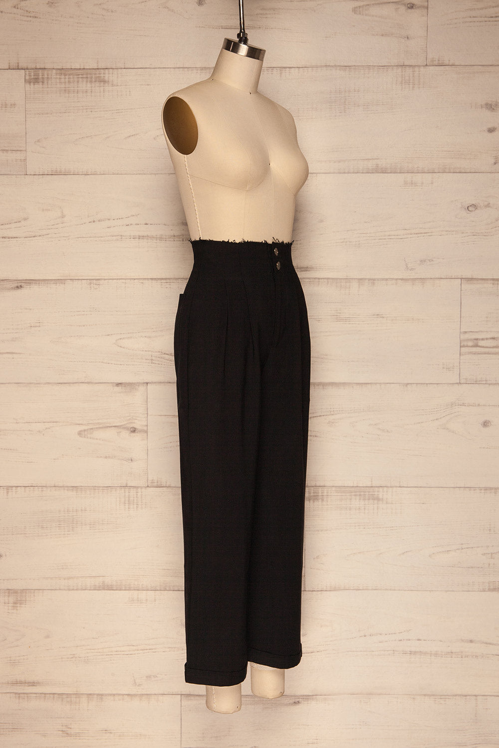 Varedo Poivre Black Pants | Pantalon Noir side view | La Petite Garçonne