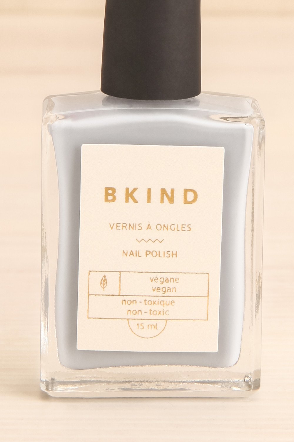 Vernis Concrete Jungle Grey Nail Polish | La petite garçonne close-up