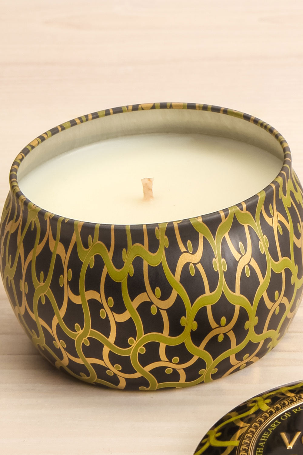 Mini Tin Candle Vervaine Olive Leaf | La petite garçonne open close-up