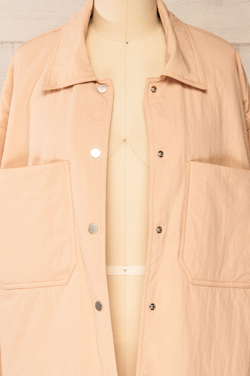 Vilanova Pink Slightly Padded Shacket w/ Front Pockets | La petite garçonne open close-up