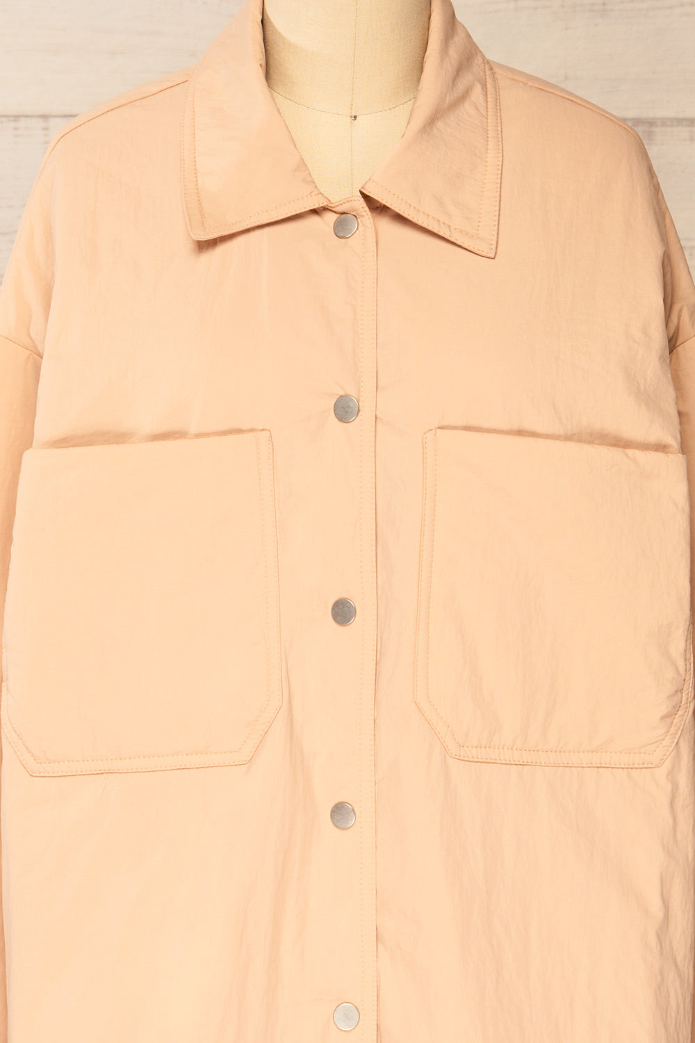 Vilanova Pink Slightly Padded Shacket w/ Front Pockets | La petite garçonne front close-up