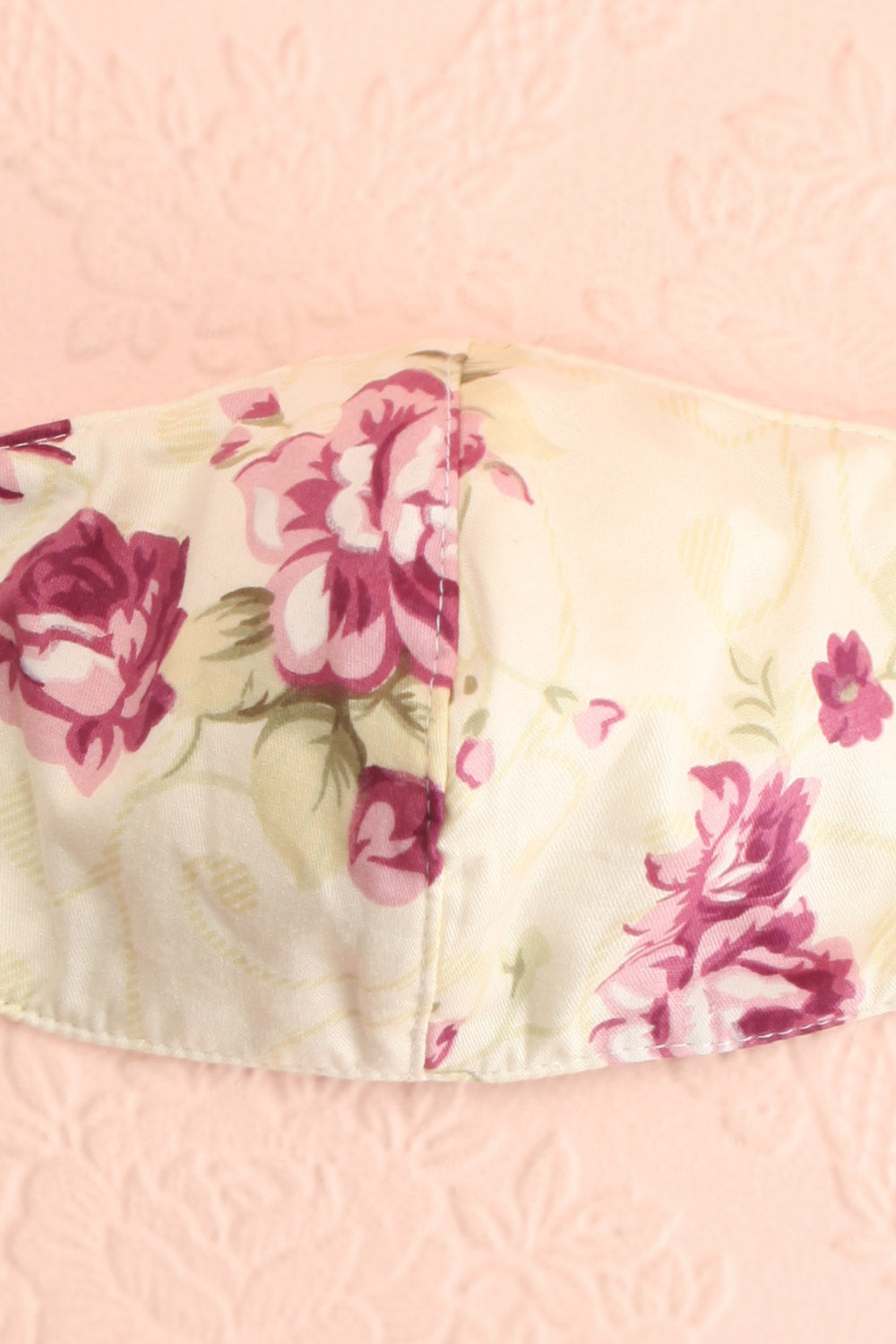 Vintage Facial Mask | Boutique 1861 off-white close-up