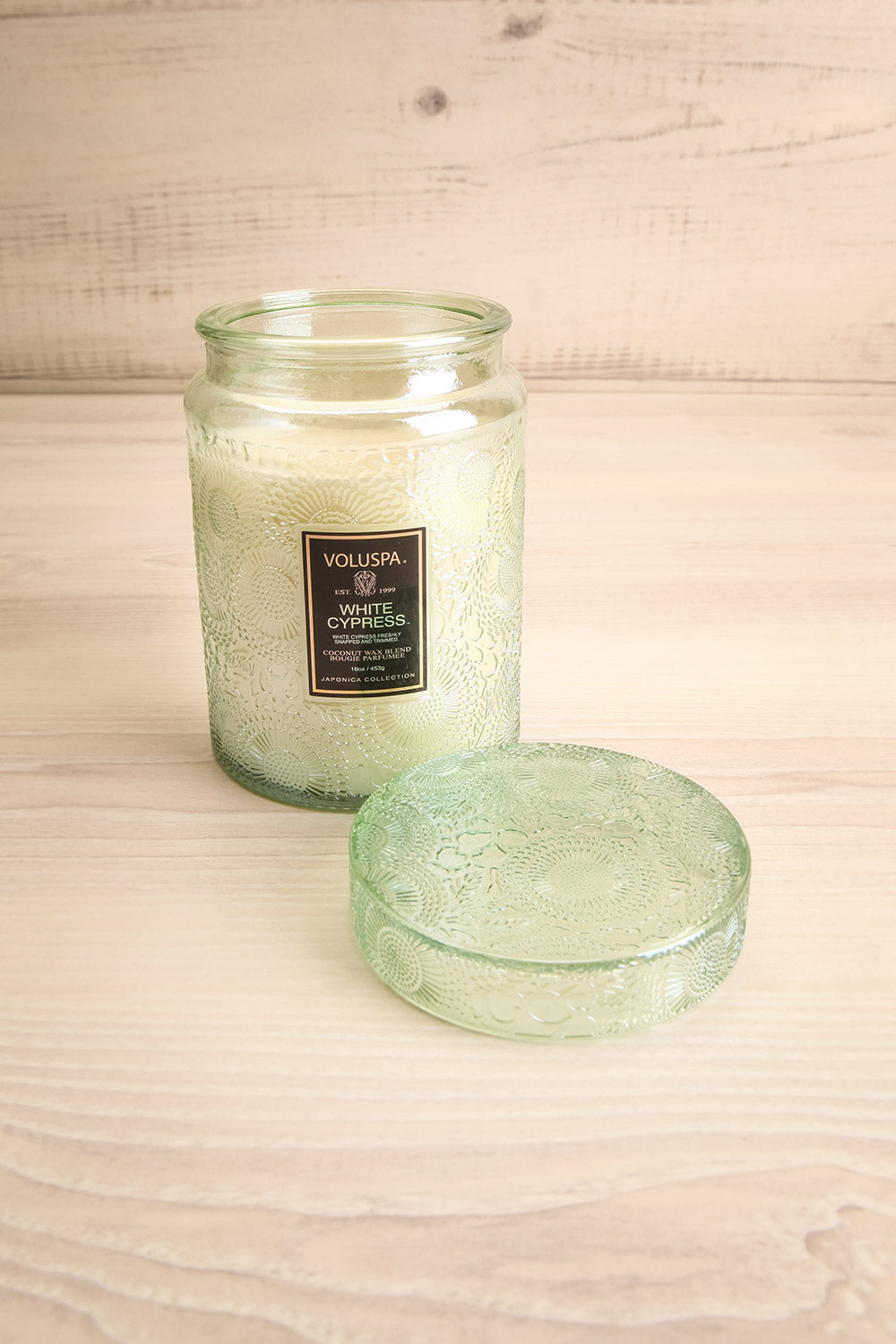 Large Textured Candle White Cypress | La petite garçonne open