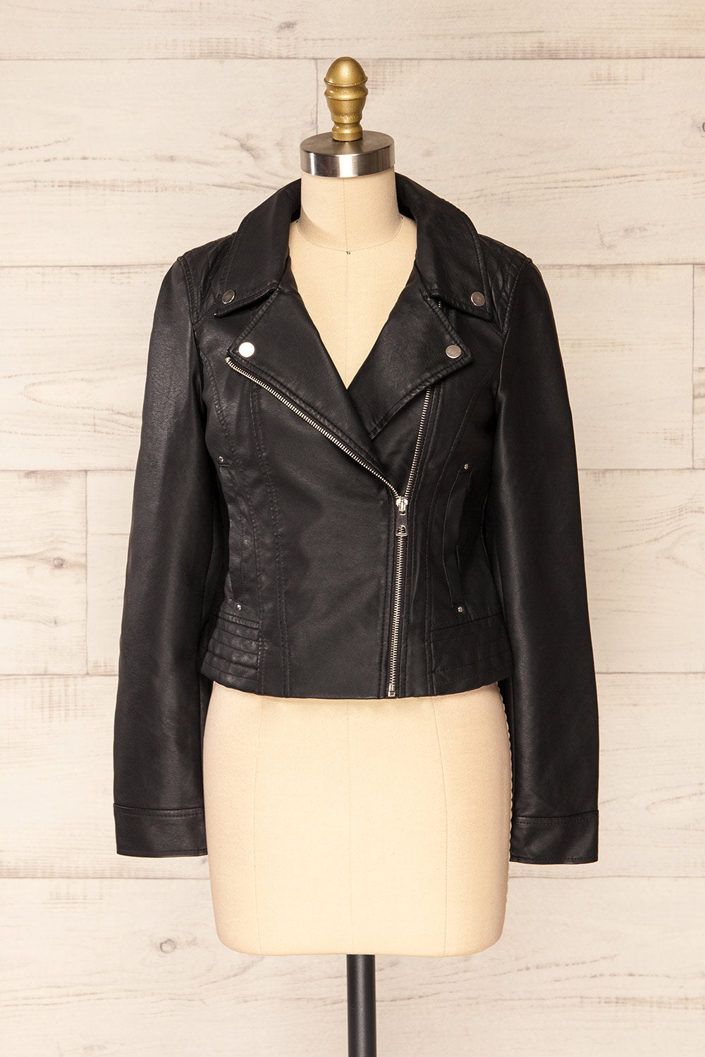 Willemstad Cropped Faux Leather Jacket | La petite garçonne front view