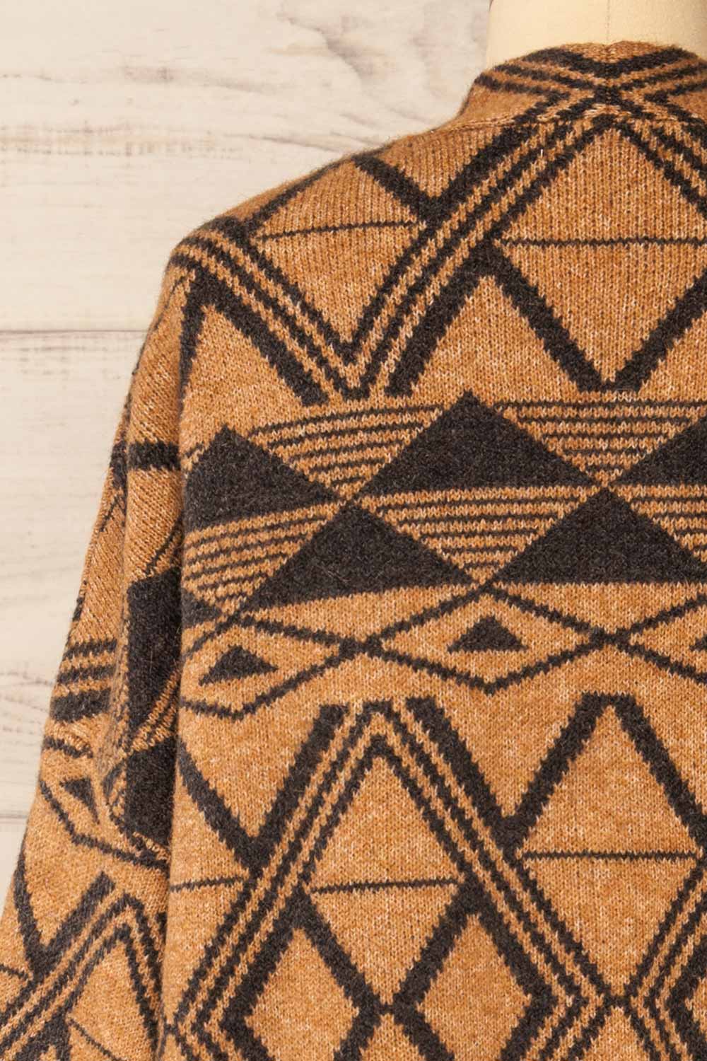 Xillet Brown Geometric Pattern Open Cardigan | La petite garçonne back close-up