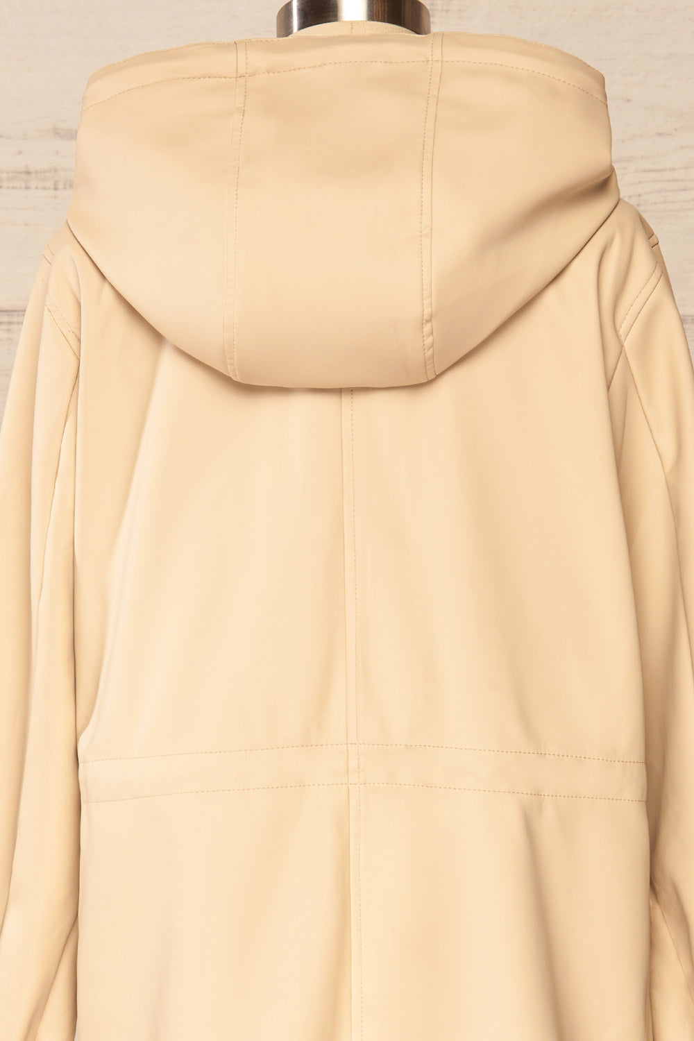 Xito Beige Raincoat w/ Waist Drawstring | La petite garçonne back close-up