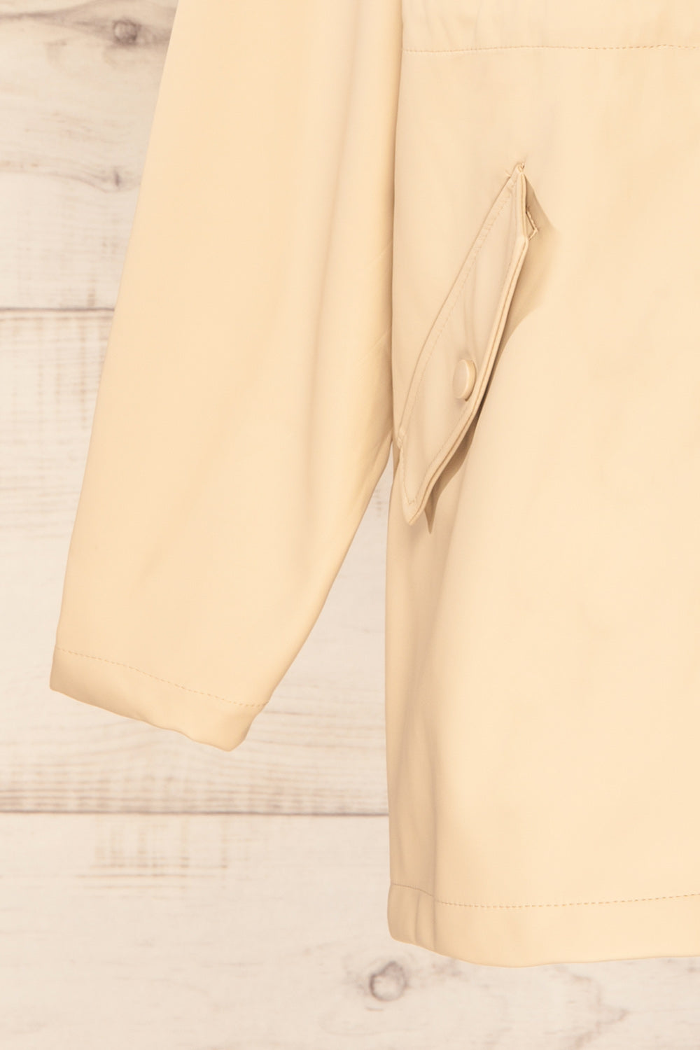 Xito Beige Raincoat w/ Waist Drawstring | La petite garçonne sleeve