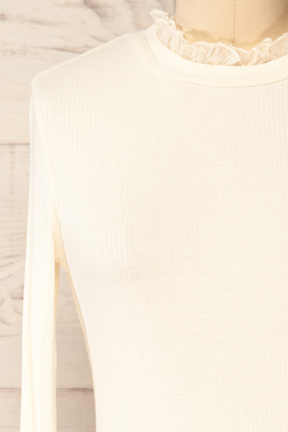 Yaline Cream Ribbed Top w/ Ruffled Collar | La petite garçonne front close-up