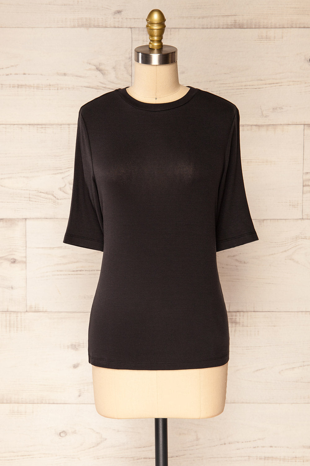 Yuna Black Fitted T-Shirt | La petite garçonne front view