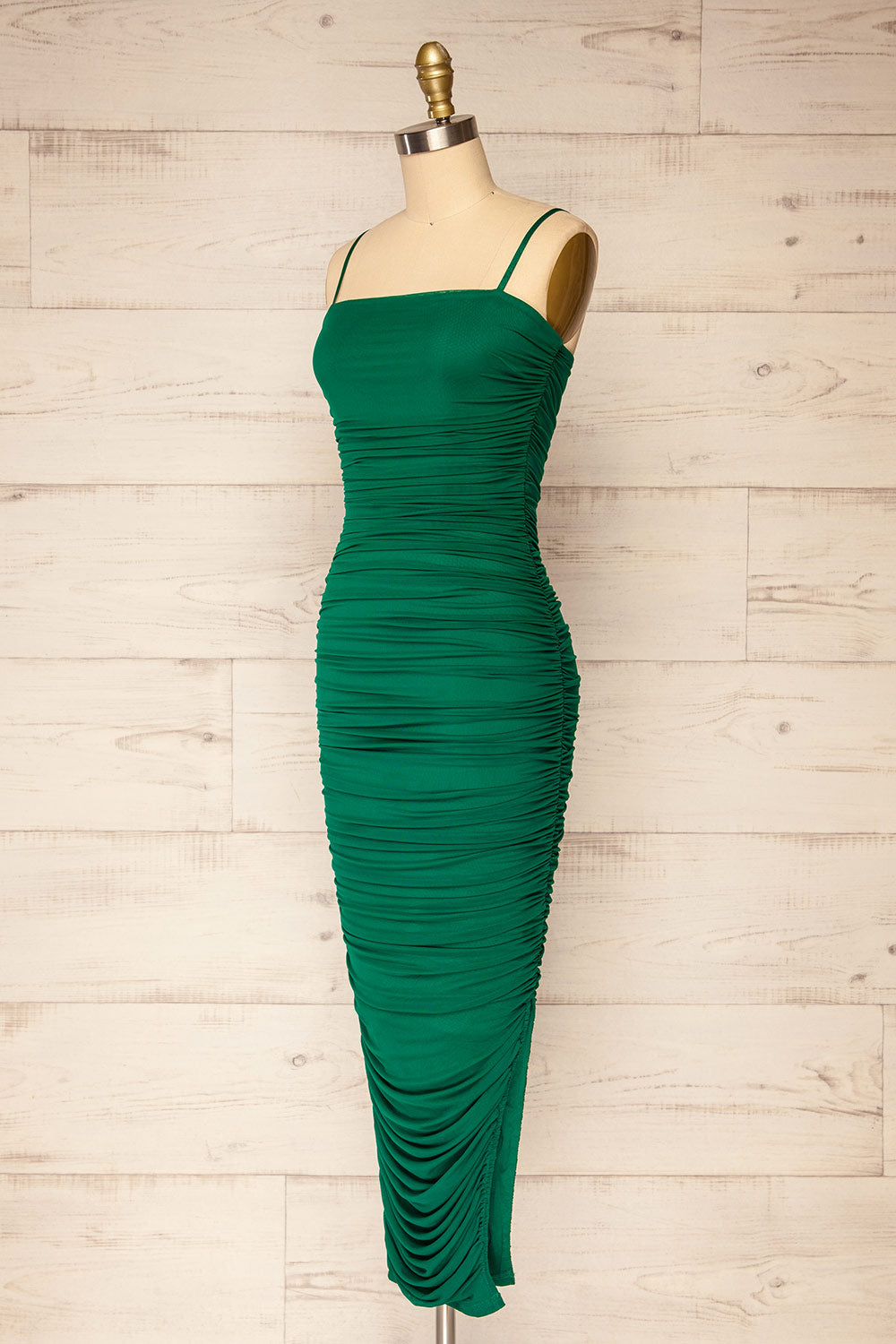 Yurtof Green Fitted Ruched Midi Dress | La petite garçonne side view