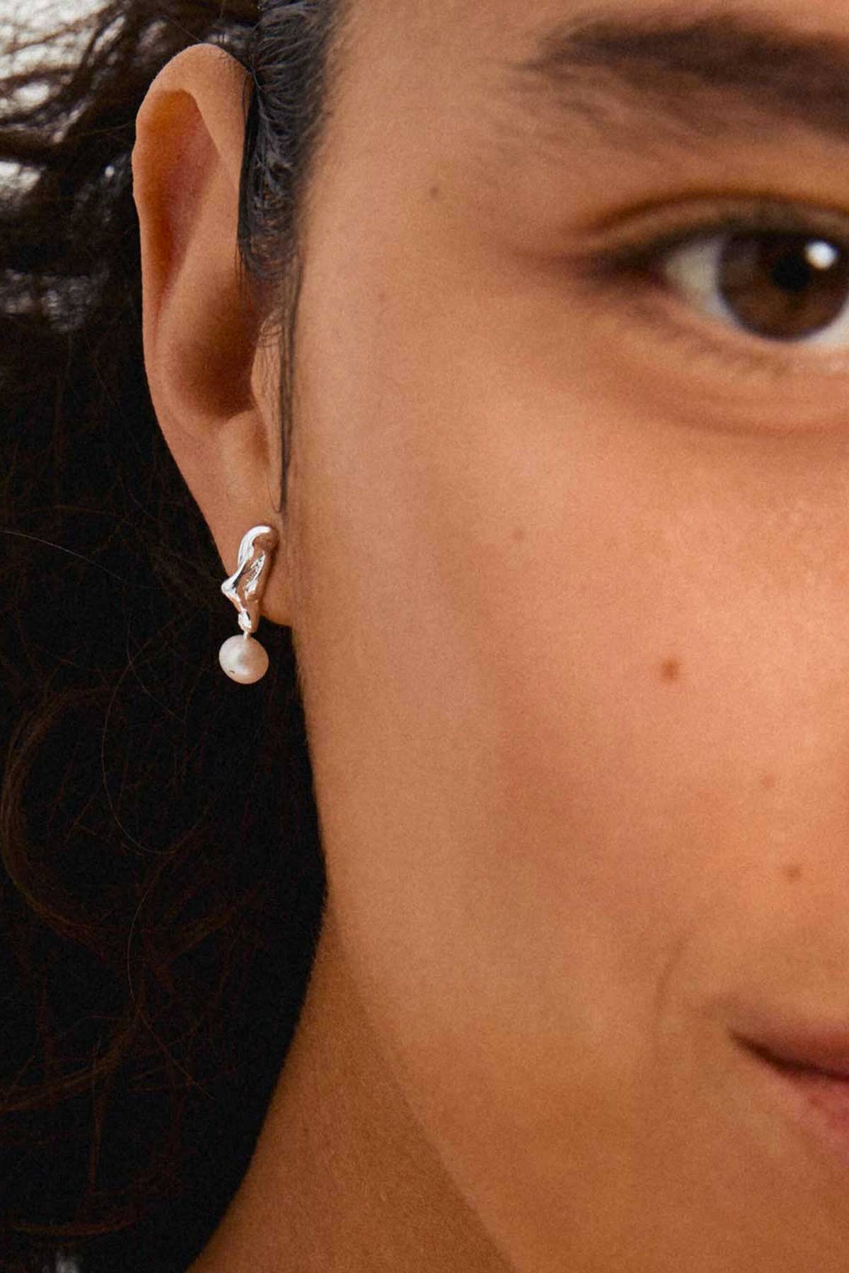 a woman wearing Abeide Silver Stud Earrings with Pearls with Pilgrim from La petite garçonne