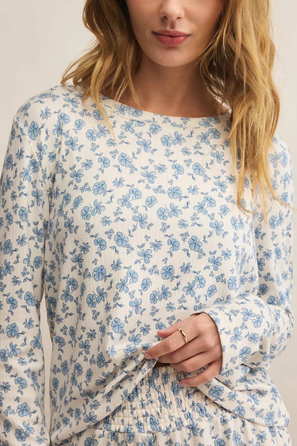 Berea Super Soft Floral Top | La petite garçonne close-up model