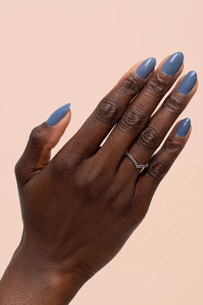 Broue dans L'Toupet | Vernis à Ongles Bleu