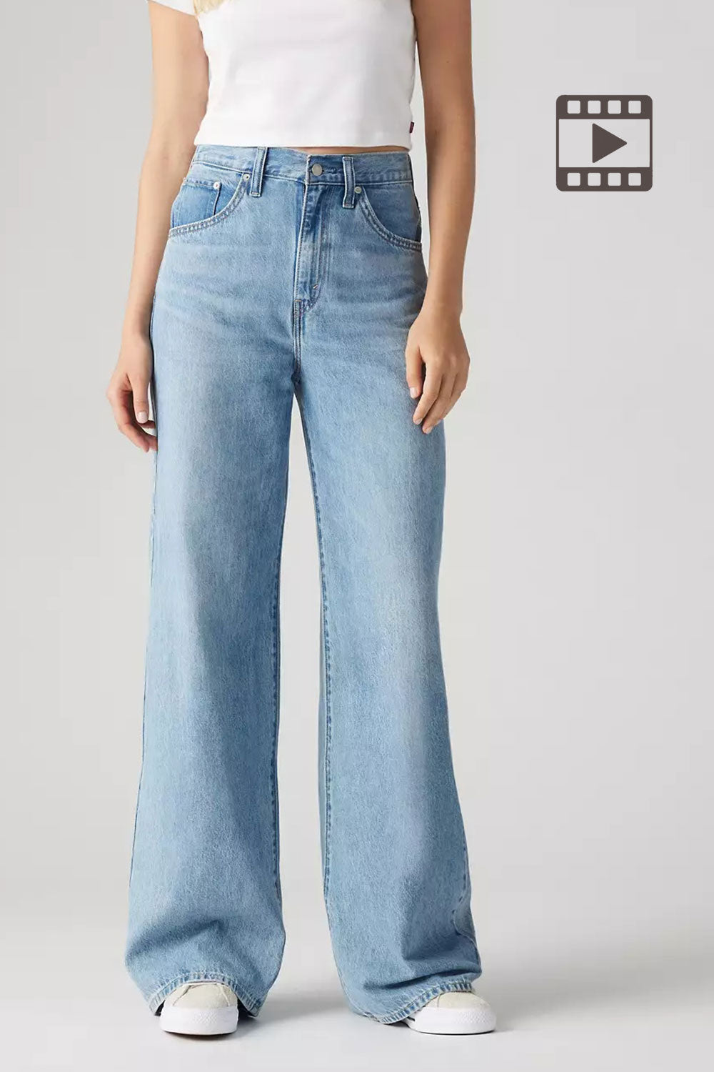 Person wearing Braga Light Wash High-Waisted frontview from La petite garçonne 