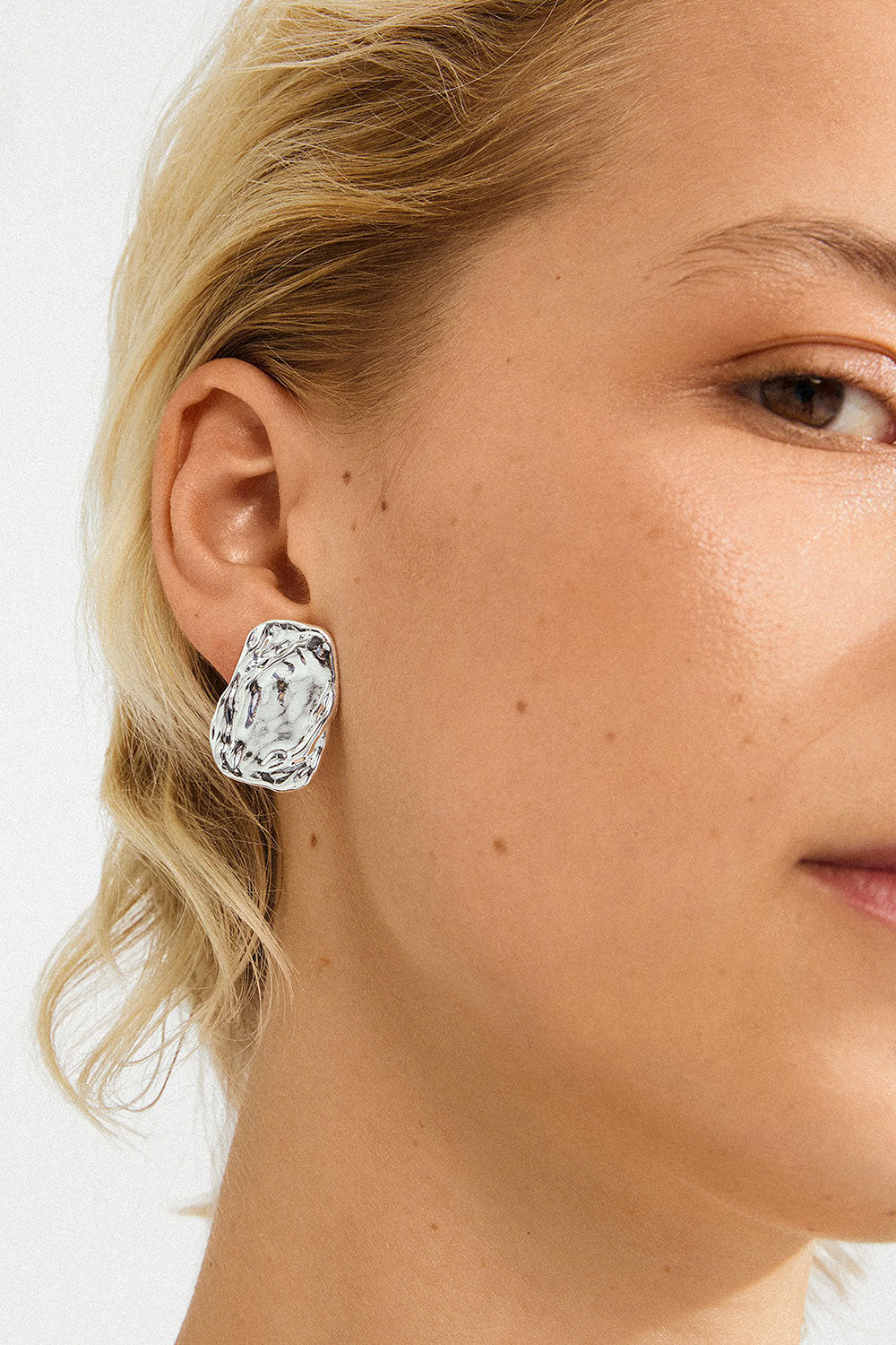 Cambio Silver | Flat Rustic Earrings