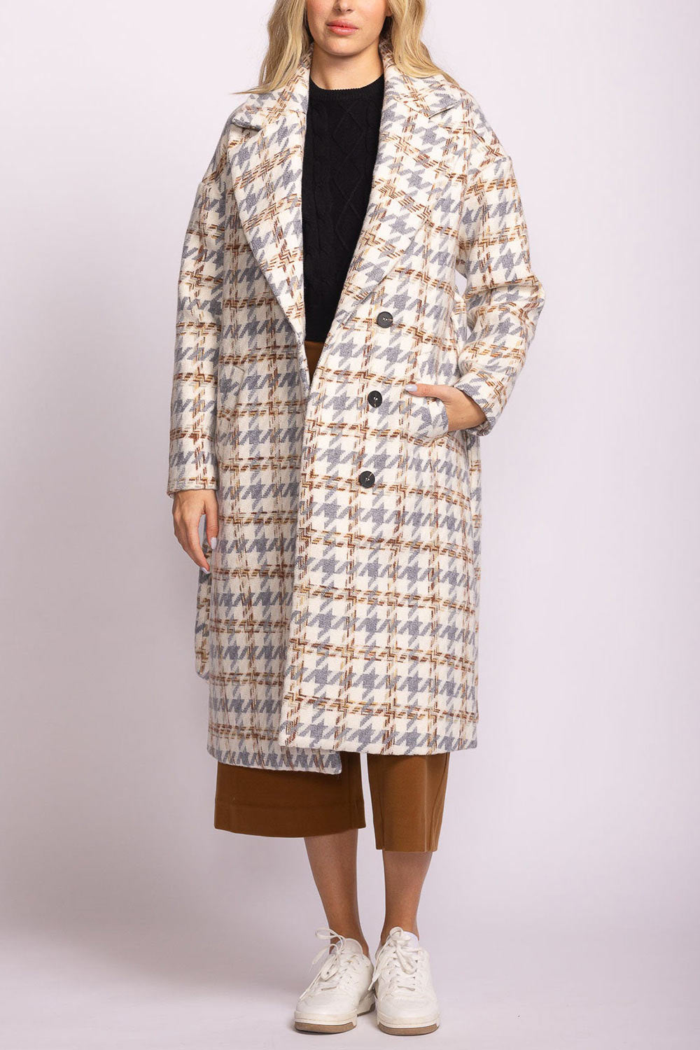Conakry Long Houndstooth Coat | La petite garçonne front model